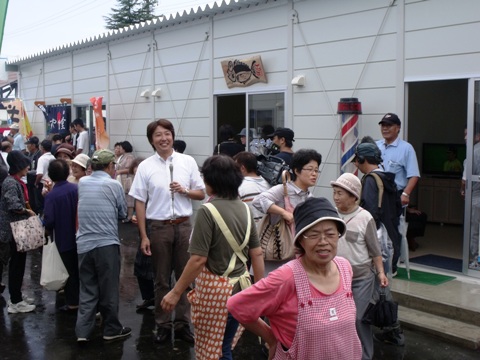 生中継の様子をぱちり